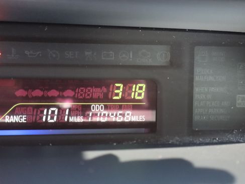 Used 2012 Toyota Prius V Five image 22