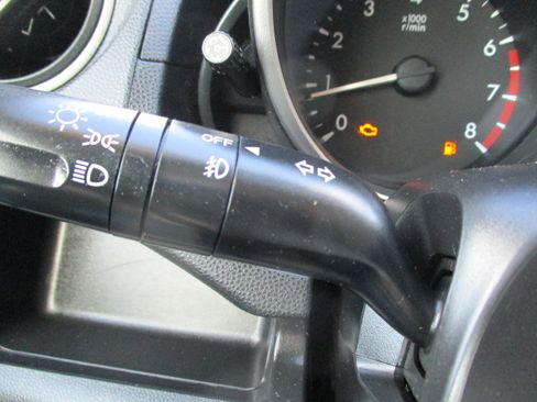 Used 2014 MAZDA MAZDA5 Sport FWD image 39