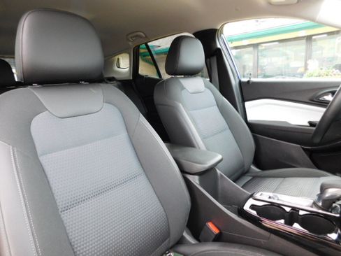 Used 2024 Chevrolet Trax LT image 20