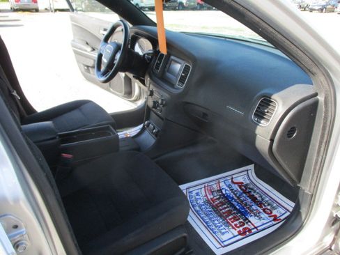 Used 2016 Dodge Charger SE image 25