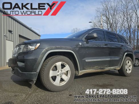 Used 2011 Jeep Grand Cherokee Laredo image 1