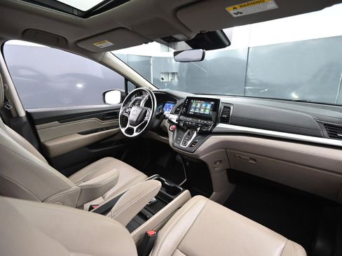 Used 2018 Honda Odyssey EX-L image 42