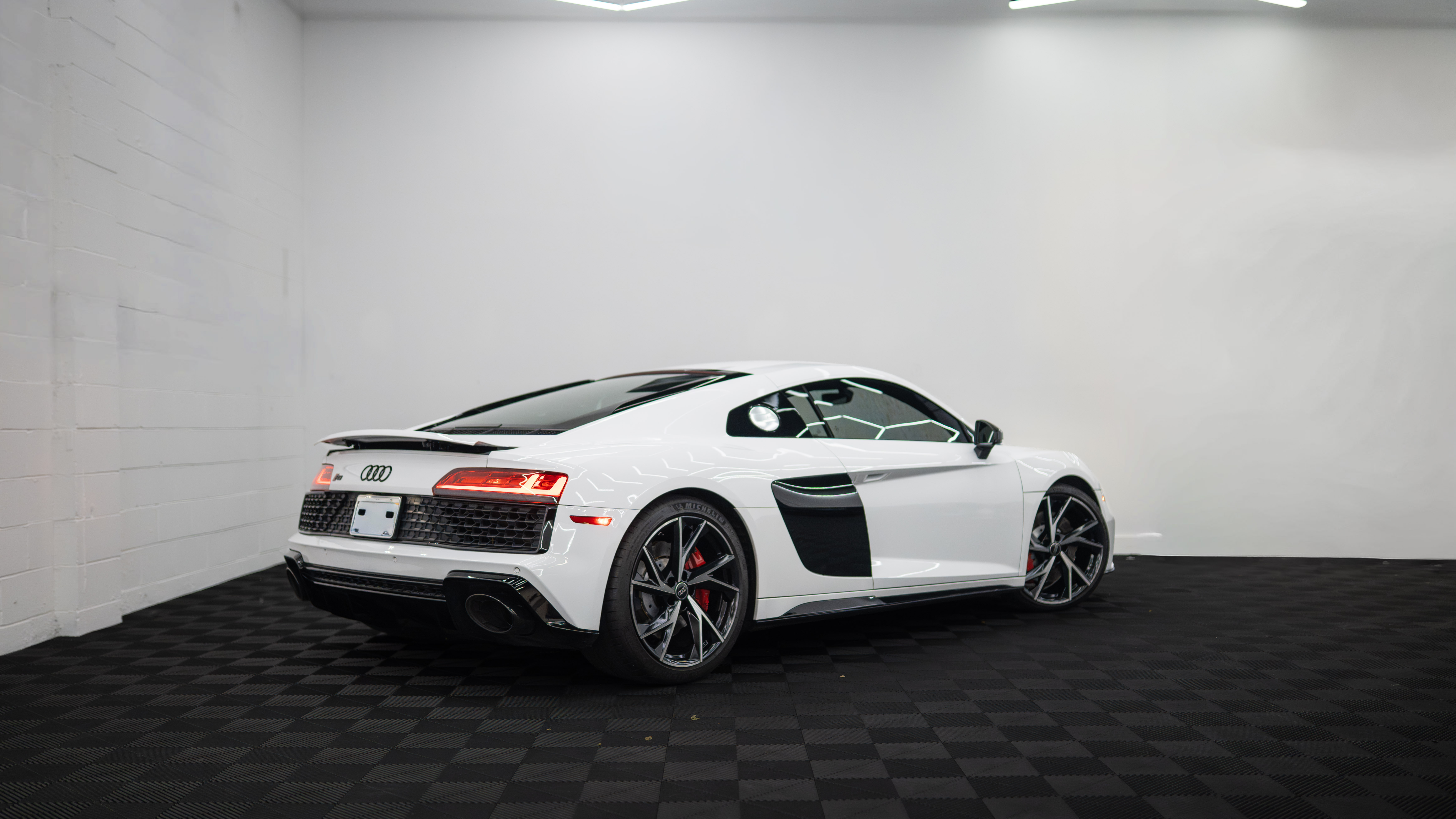 Used 2023 Audi R8 V10 performance Coupe RWD image 14
