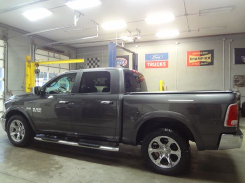Used 2017 RAM 1500 Laramie image 4
