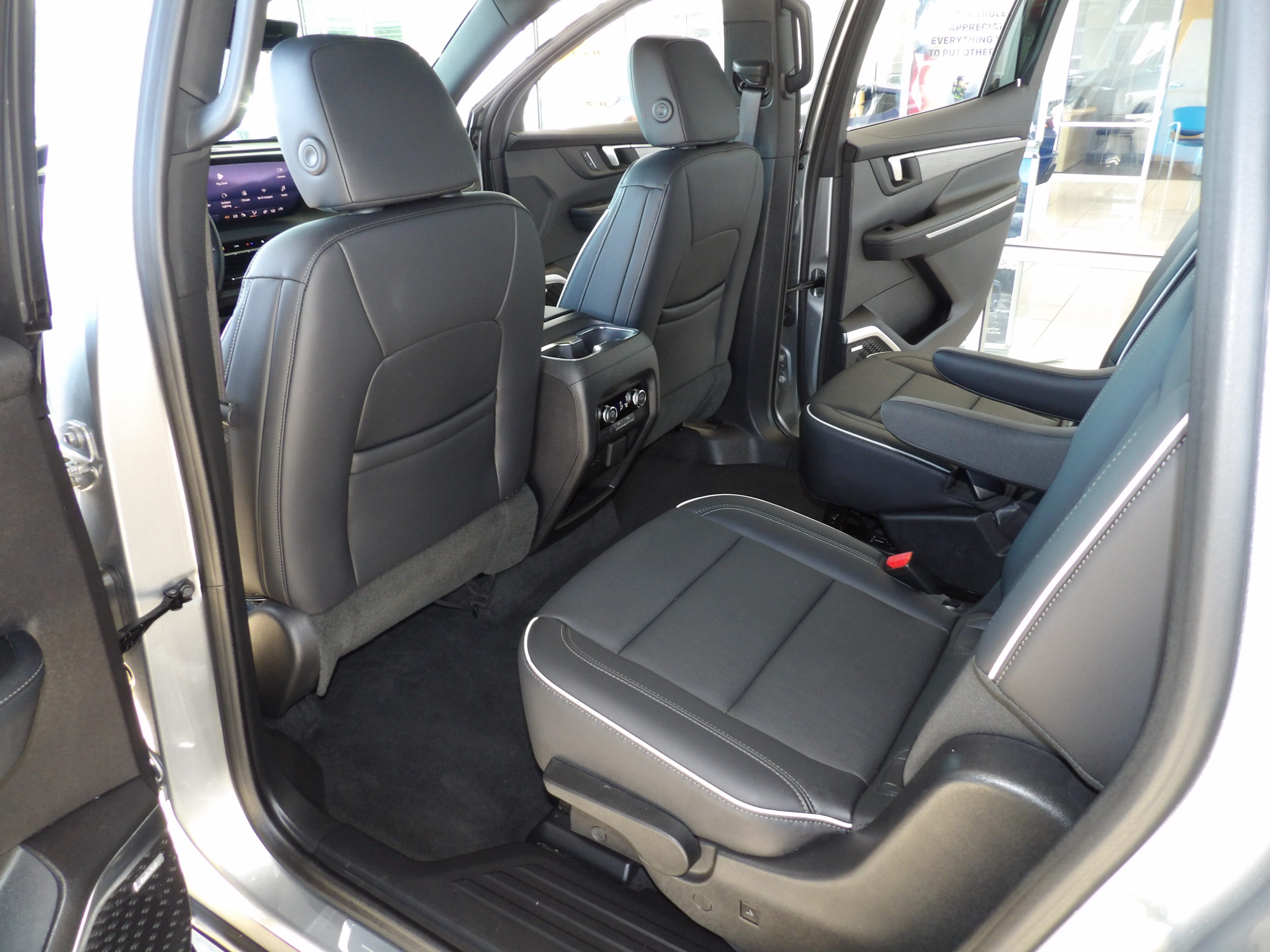 Used 2026 Buick Enclave FWD Preferred image 18