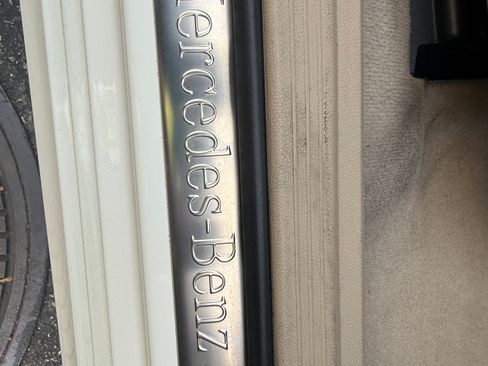 Used 2010 Mercedes-Benz E 350 image 15