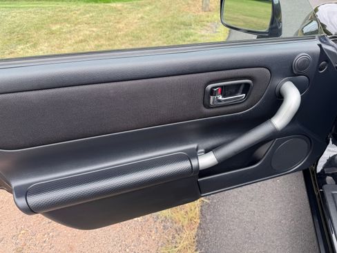 Used 2000 Toyota MR2 Spyder image 3