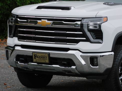 Used 2024 Chevrolet Silverado 2500 LTZ image 19