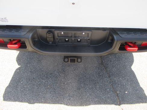 Used 2020 Jeep Gladiator Rubicon Pickup 4D 5 ft AWD/4WD image 19