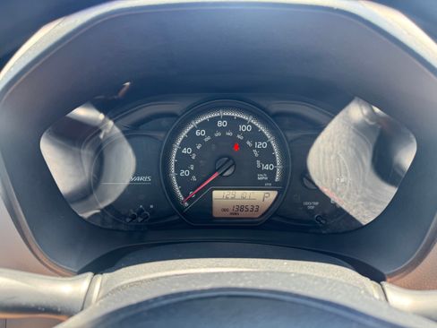 Used 2015 Toyota Yaris L Hatchback FWD image 25