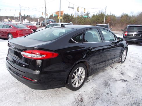 Used 2019 Ford Fusion SE image 5