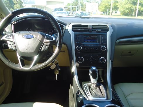 Used 2013 Ford Fusion SE image 7