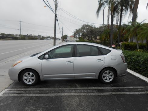Used 2007 Toyota Prius Touring image 2