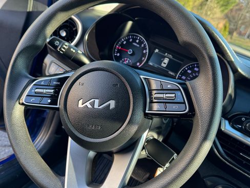 Used 2024 Kia Forte LXS image 25