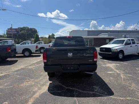 Used 2019 RAM 1500 2WD Crew Cab Classic Tradesman image 3