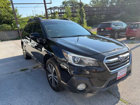 Used 2018 Subaru Outback 2.5i Limited AWD/4WD image 6