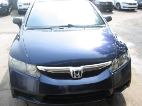 Used 2010 Honda Civic DX-VP Sedan image 2