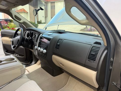 Used 2010 Toyota Tundra 4x4 Double Cab w/ SR5 & TRD image 31