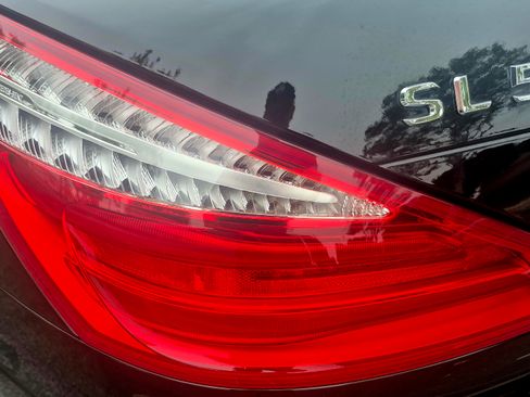 Used 2013 Mercedes-Benz SL 550 image 30