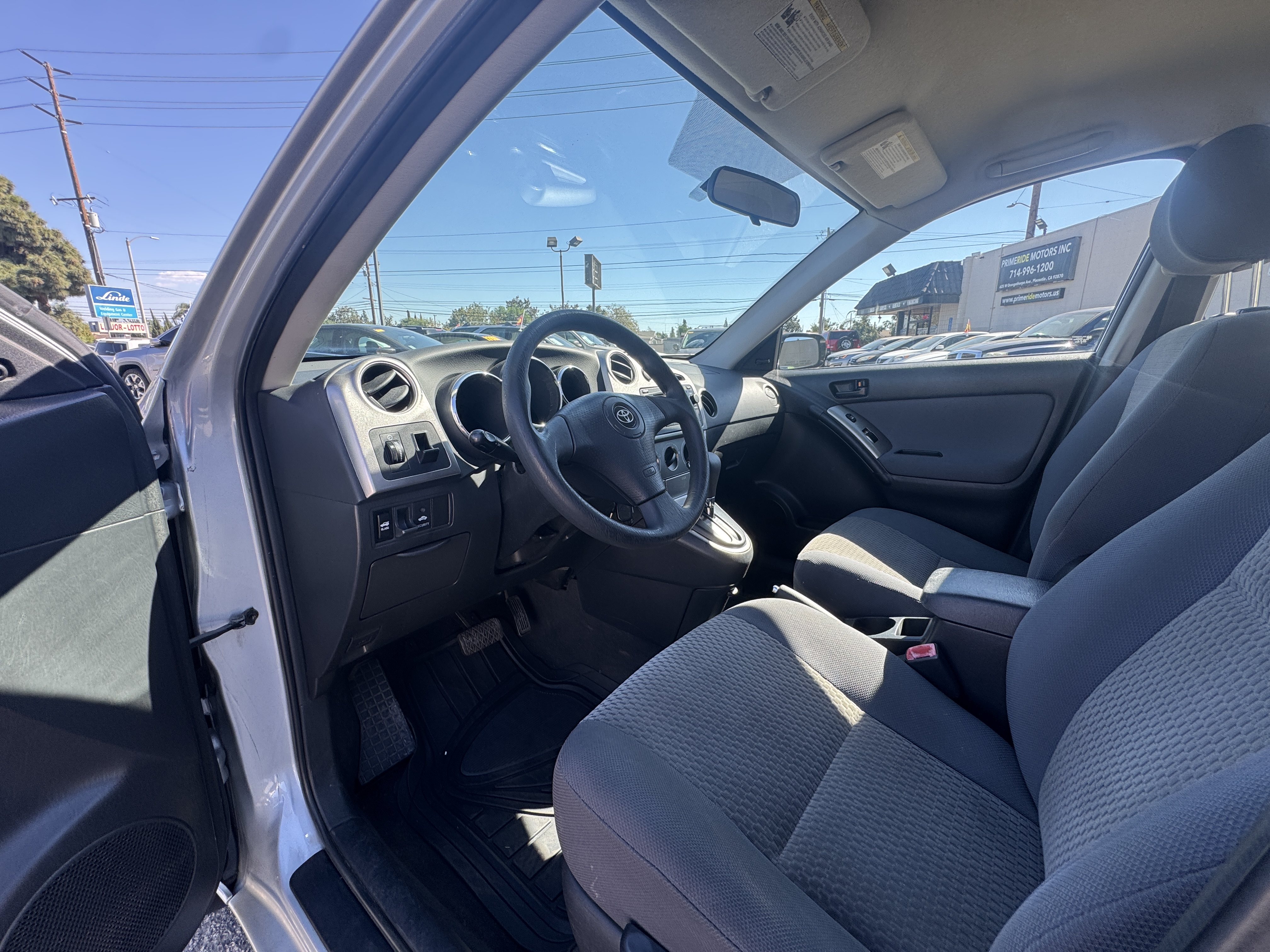 Used 2006 Toyota Matrix UNAVAIL FWD image 16