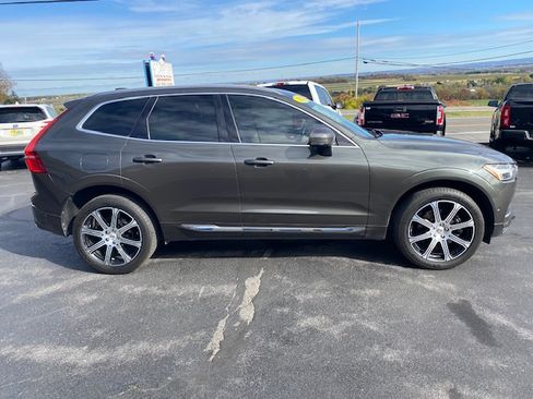 Used 2018 Volvo XC60 T8 Inscription image 4