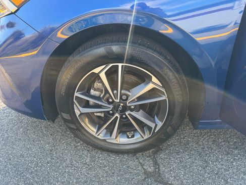 Used 2024 Kia Forte LXS image 29