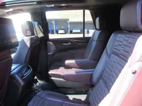 Used 2023 Cadillac Escalade Platinum Sport image 12