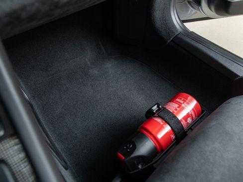 Used 2018 Porsche 911 GT2 RS image 27