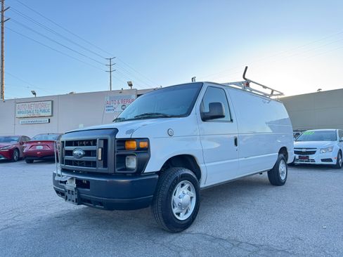 Used 2013 Ford E-150 and Econoline 150 image 2