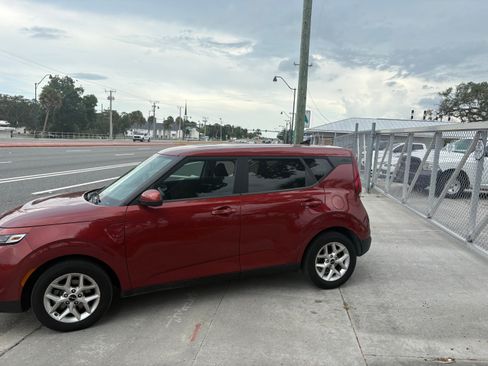 Used 2022 Kia Soul Sport FWD image 3