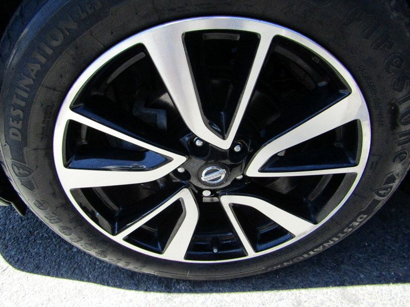 Used 2017 Nissan Rogue AWD image 11