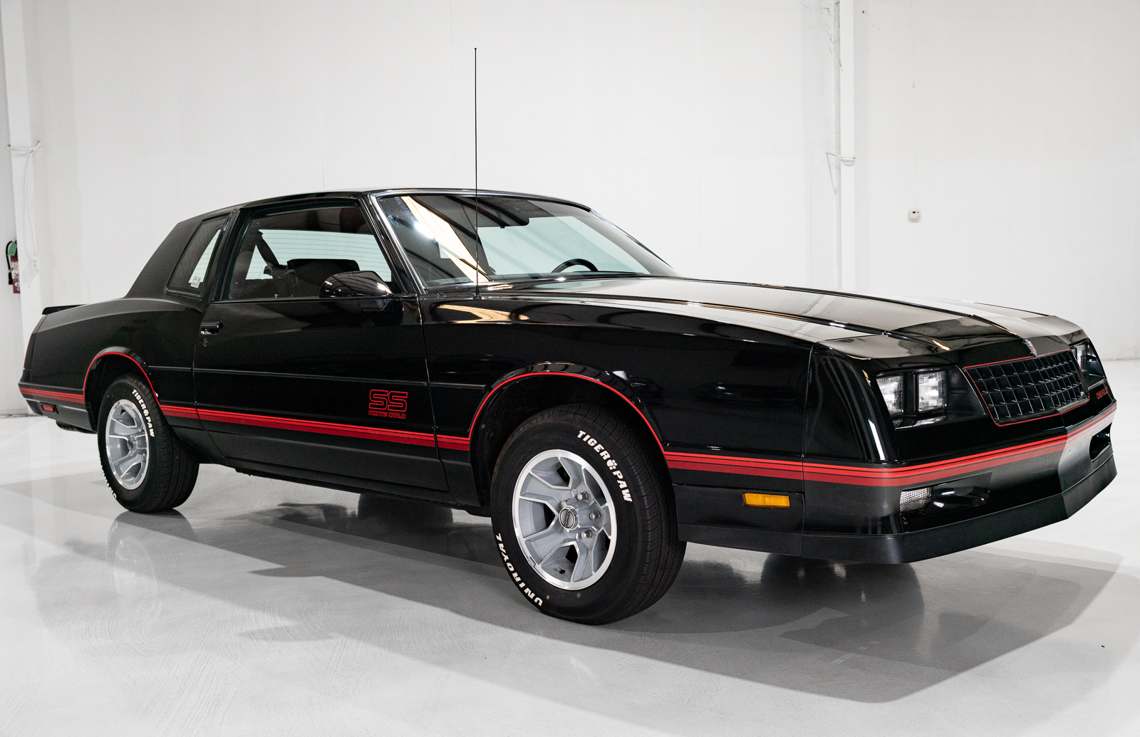Used 1987 Chevrolet Monte Carlo SS RWD image 4