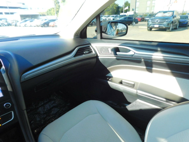 Used 2019 Ford Fusion SE FWD image 21
