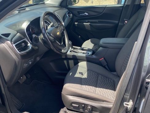 Used 2020 Chevrolet Equinox FWD LT w/ 1LT image 11