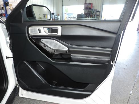 Used 2023 Ford Explorer 4WD ST image 22