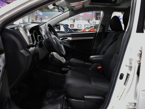 Used 2009 Toyota Matrix S image 17