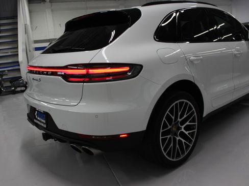 Used 2020 Porsche Macan S AWD/4WD image 3