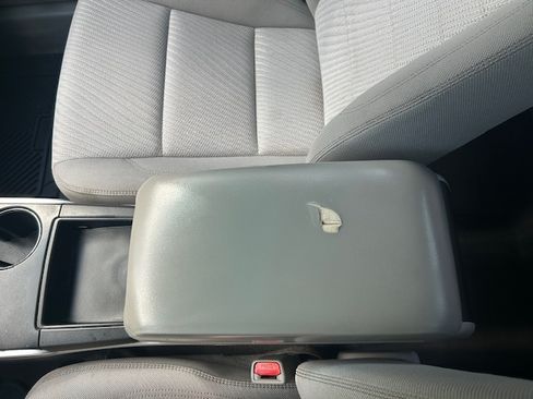 Used 2015 Toyota Camry LE image 12