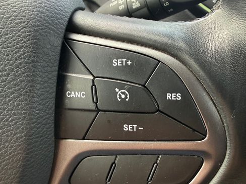 Used 2019 Jeep Cherokee Latitude image 17