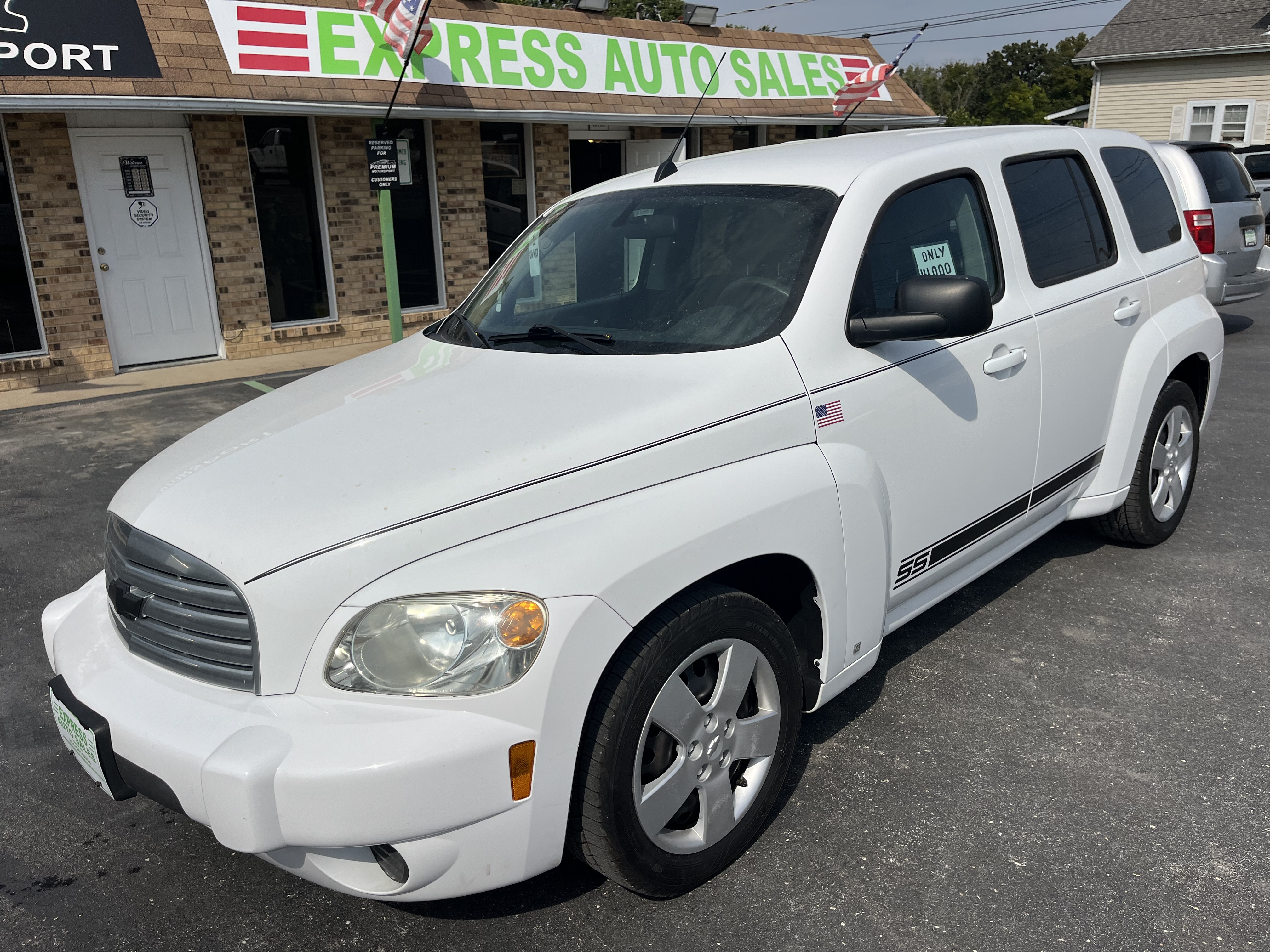 Used 2010 Chevrolet HHR LS FWD image 1