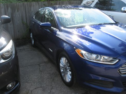 Used 2014 Ford Fusion S Hybrid FWD image 3