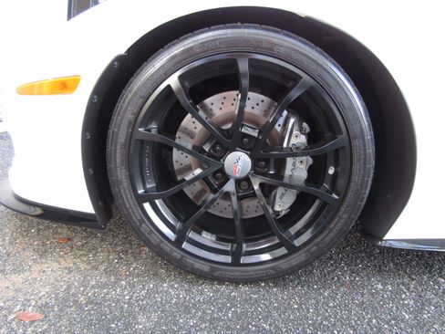 Used 2013 Chevrolet Corvette Z06 Coupe RWD image 20