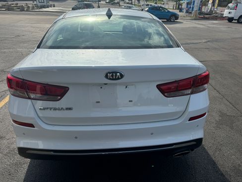 Used 2020 Kia Optima LX image 4