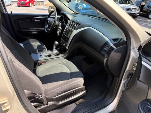 Used 2012 Chevrolet Traverse LT image 20