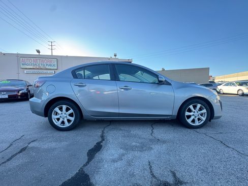 Used 2010 MAZDA MAZDA3 i Touring image 8