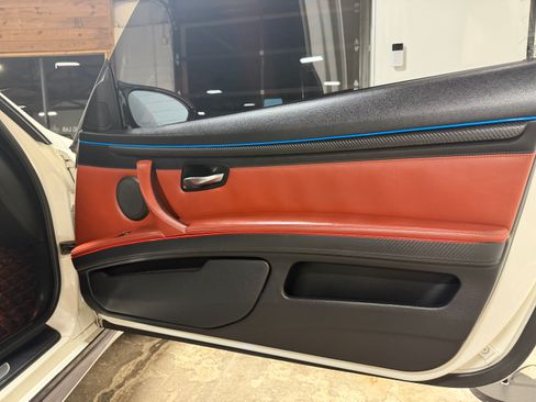 Used 2011 BMW M3 image 40