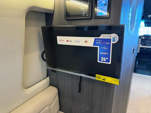 Used 2025 Mercedes-Benz Sprinter 3500 image 28