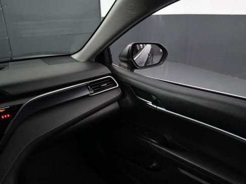 Used 2022 Toyota Camry SE image 21