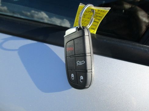 Used 2016 Dodge Charger SE image 12