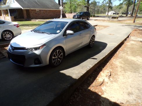 Used 2015 Toyota Corolla S image 3
